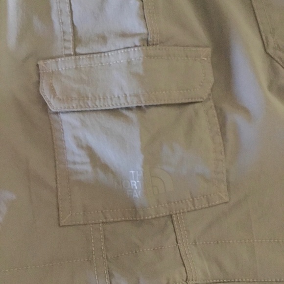 THE NORTH FACE COVERTIBLE SHORT/PANTS FOR OUTDOORS /INDOORS HIKING PANTS/SIZE 4 - Picture 12 of 12
